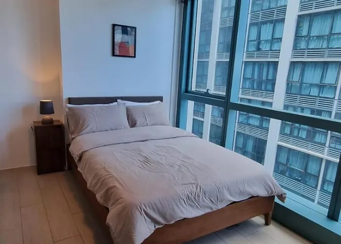 Apartment Contemporary 2br With Balcony In Bgc Center Uptown *