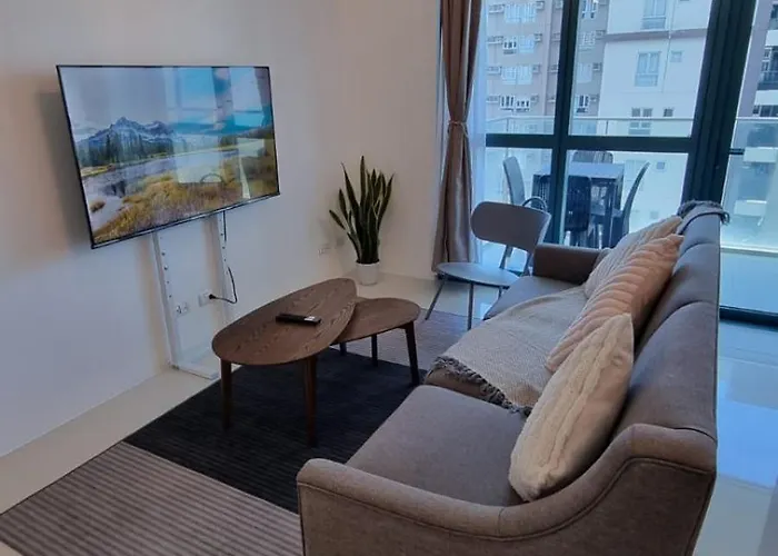 Contemporary 2br With Balcony In Bgc Center Uptown Manila
